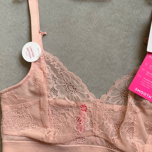 Spanx Spotlight on Lace Bralette XS 10124R in Vintage Rose Limited edition NWT - Picture 11 of 16